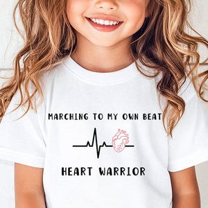T-shirt « Guerrier du cœur au rythme de ma propre vie », Body enfant/adolescent atteint de cardiopathie congénitale, Enfants atteints de cardiopathie, T-shirt anniversaire de grossesse, Cadeau pour enfant atteint de cardiopathie congénitale, Chirurgie cardiaque, Arythmies