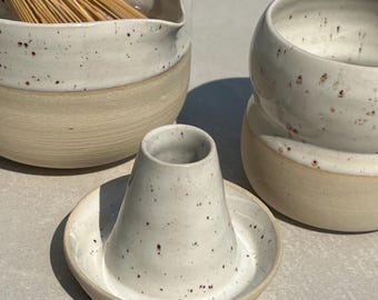 Handgemachtes Matchabowl-Set „Hygge“ | Matchabowl & Matchabesenhalter, Keramik, Einzelstück