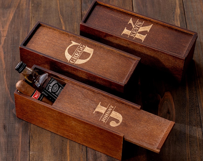 Engraved Wooden Gift Box: Personalized Groomsmen Keepsake