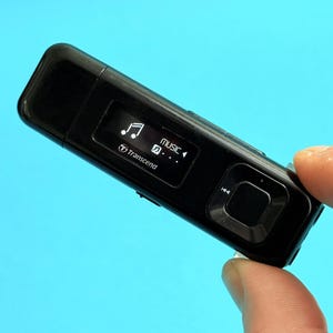 Transcend MP330 8GB MP3 Player – Vintage Digital Music Player with FM Radio