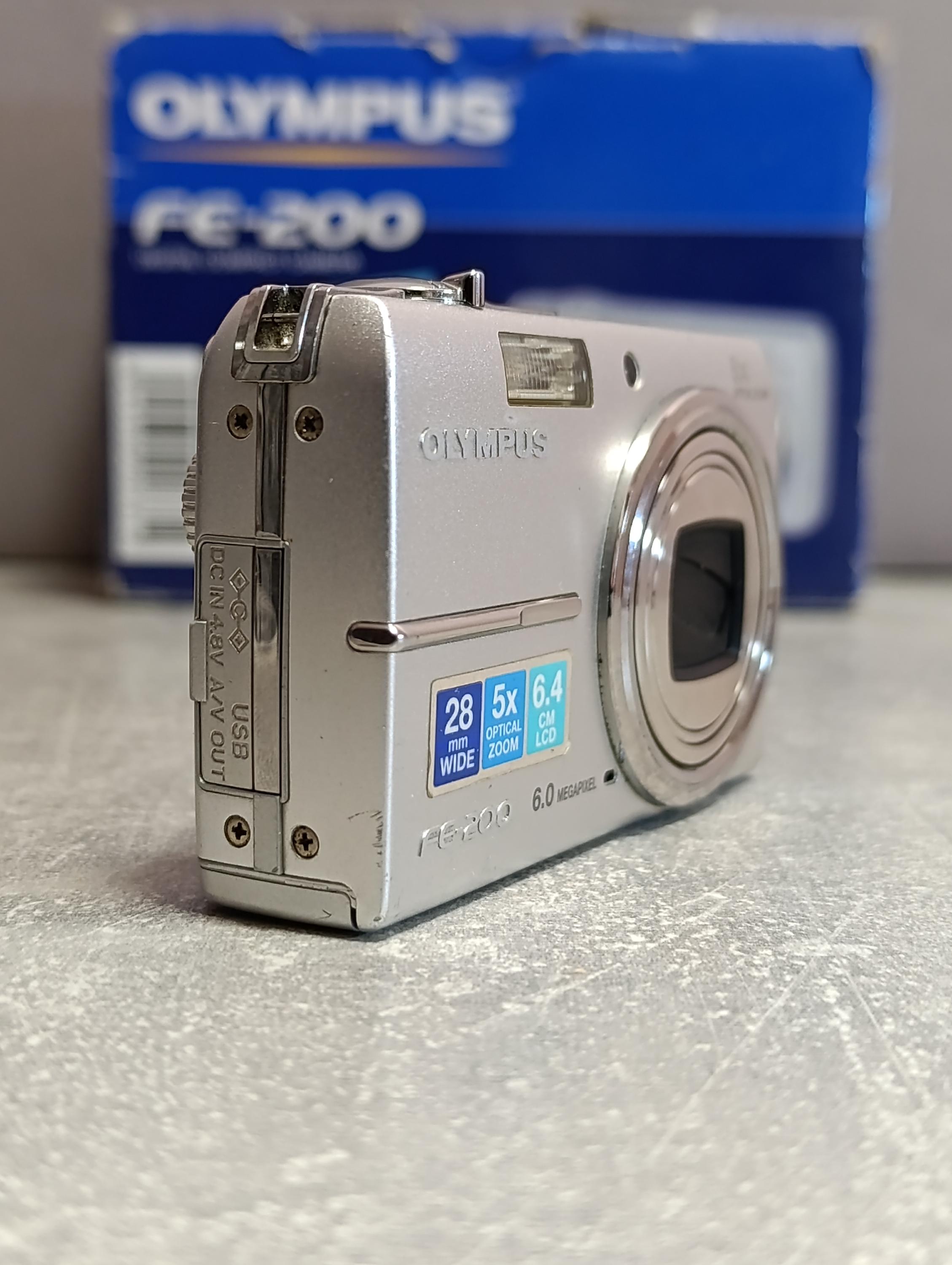 Olympus FE-200 コンパクトデジタルカメラ　シルバー Olympus FE-200: Digital Photography Review