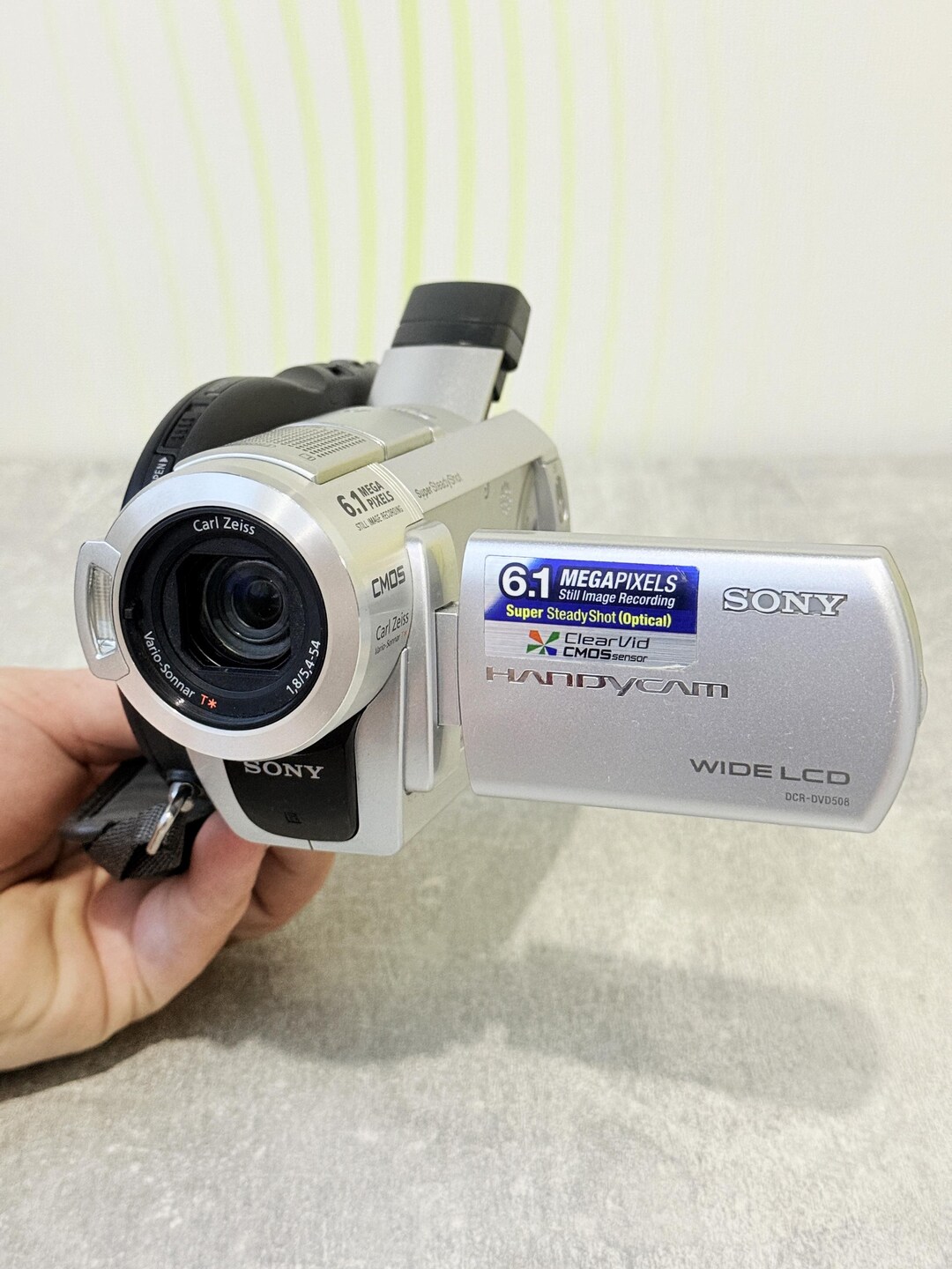 Sony DCR-DVD508E DVD Handycam Camcorder / Digital Video Camera
