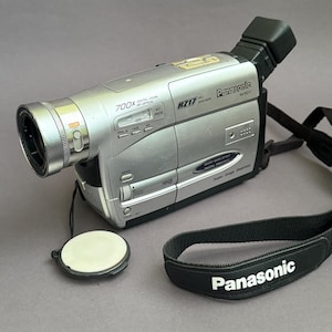 Cámara de vídeo analógica VHS-C Panasonic NV-RZ17EN - Probada