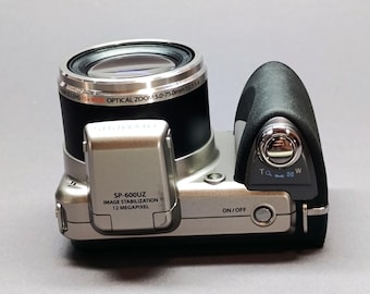 オリンパス SP-600UZ: シルバー 12.0MP デジタルカメラ (新カメラ オリンパス SP-600UZ: シルバー 12.0MP デジタルカメラ (新カメラ