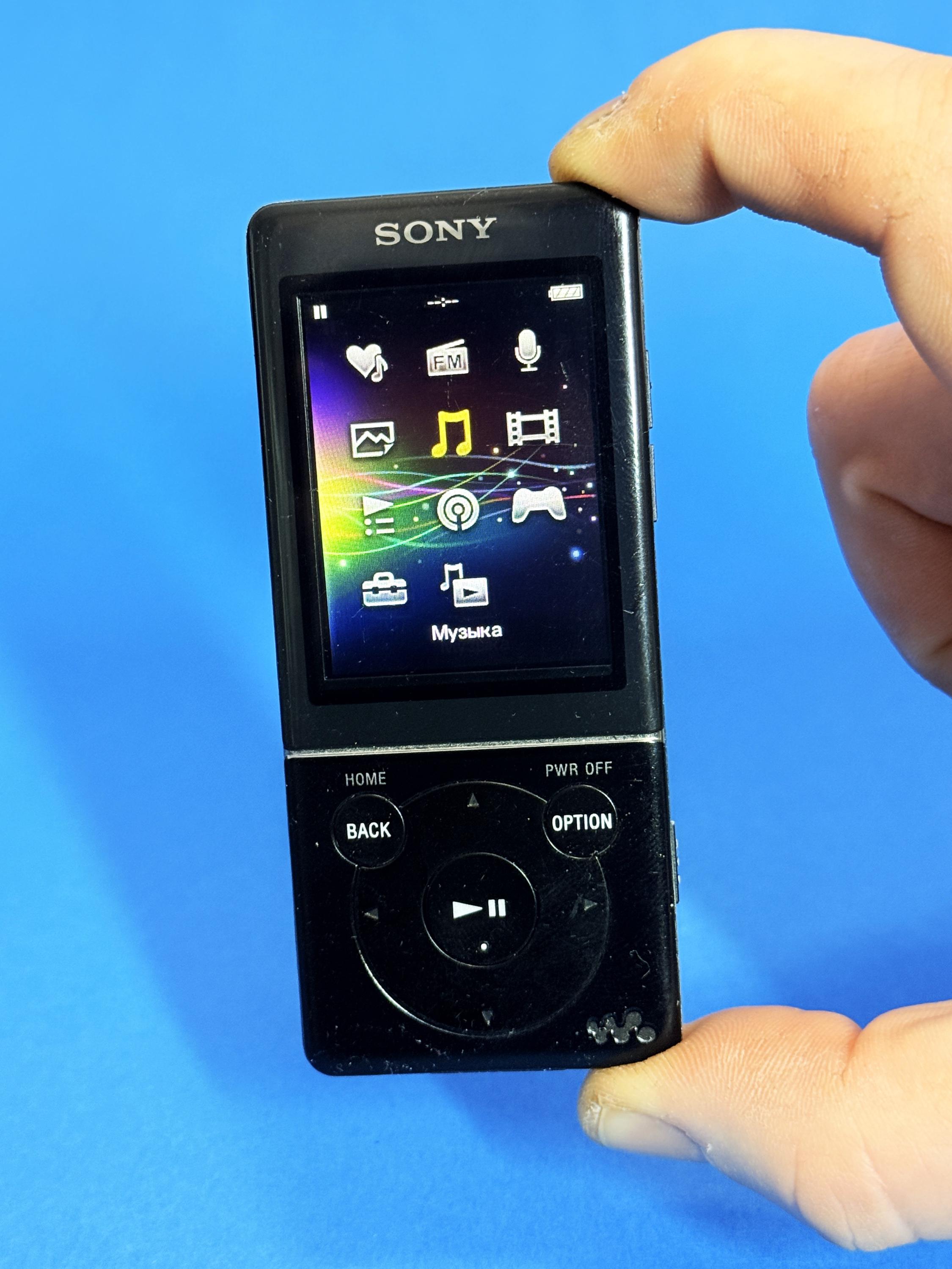 Sony NWZ-E474 MP3 Player HDD 8 GB – Classic Portable Music Player