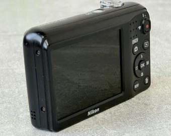Nikon COOLPIX A10 16MP / Point & Shoot Digital Camera | Vintage