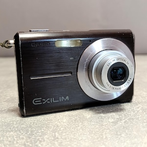 Casio Exilim EX-Z5 5.0MP Compact Digital Camera Tested - Full Box of Accessories