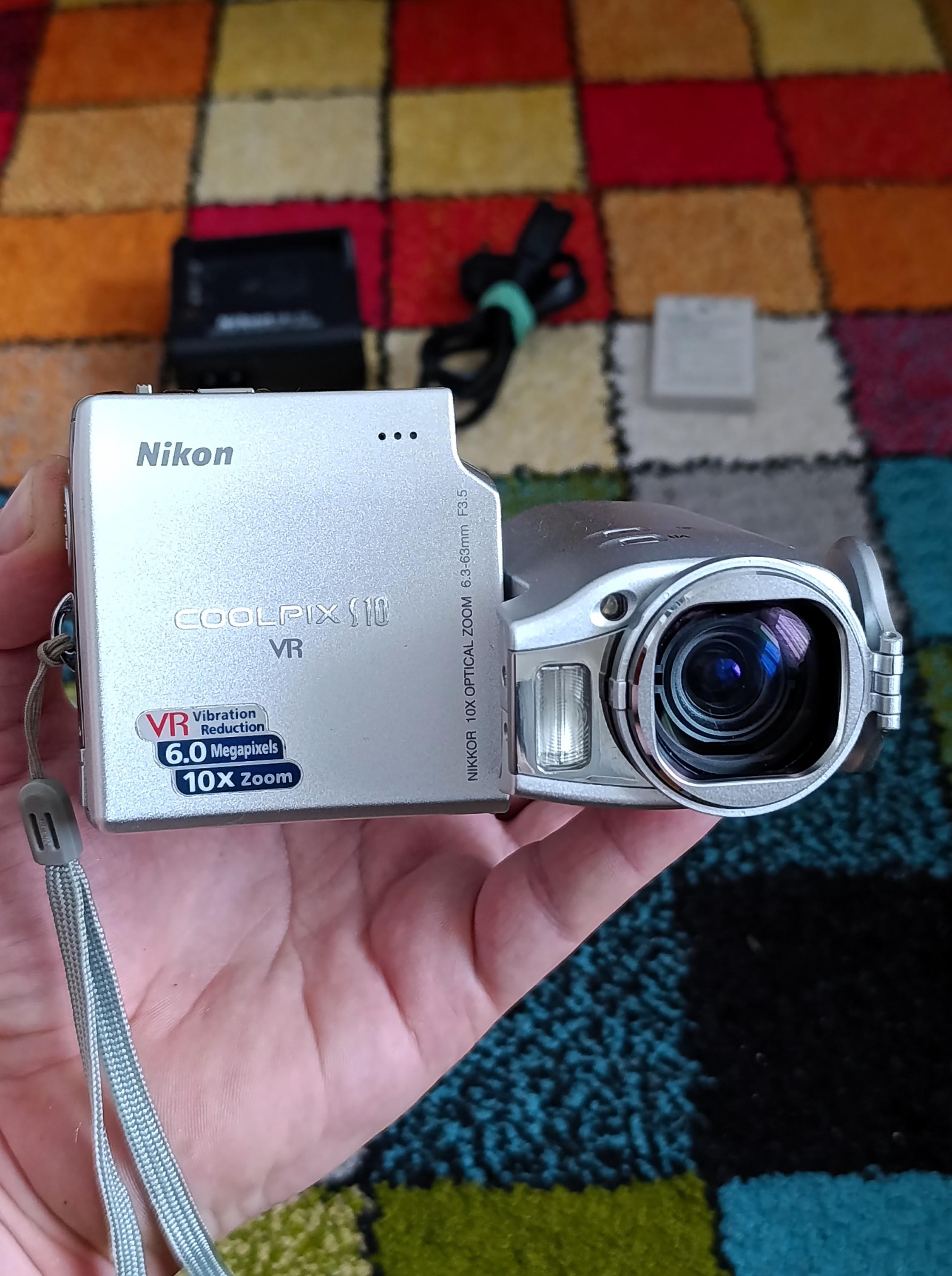 Nikon Coolpix S10 6MP Compact Digital Camera 10x Zoom - the Camera