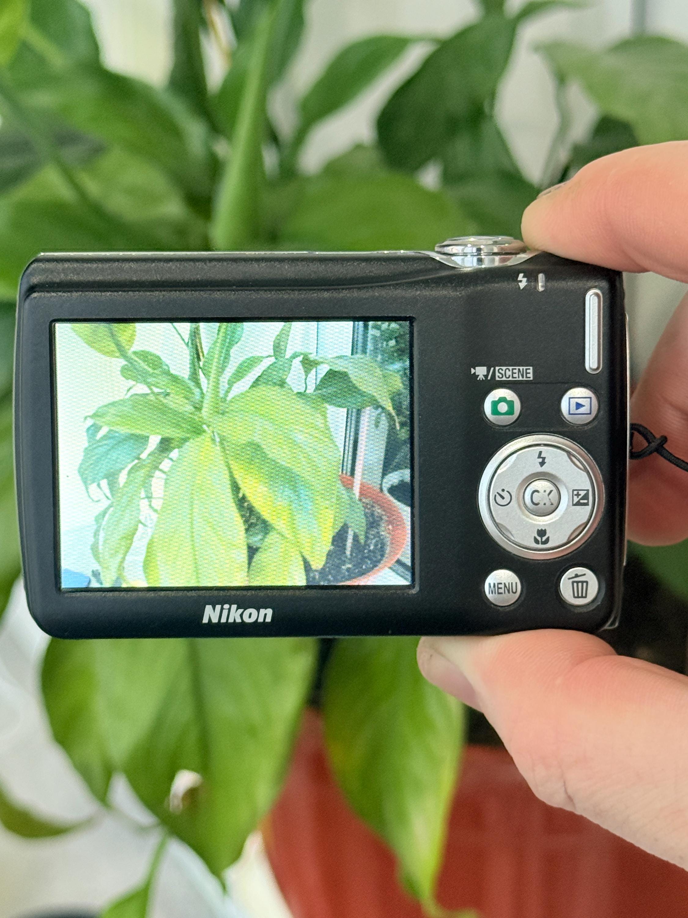 ニコン COOLPIX S203 ビンテージデジタルカメラ 10MP / コンパクト