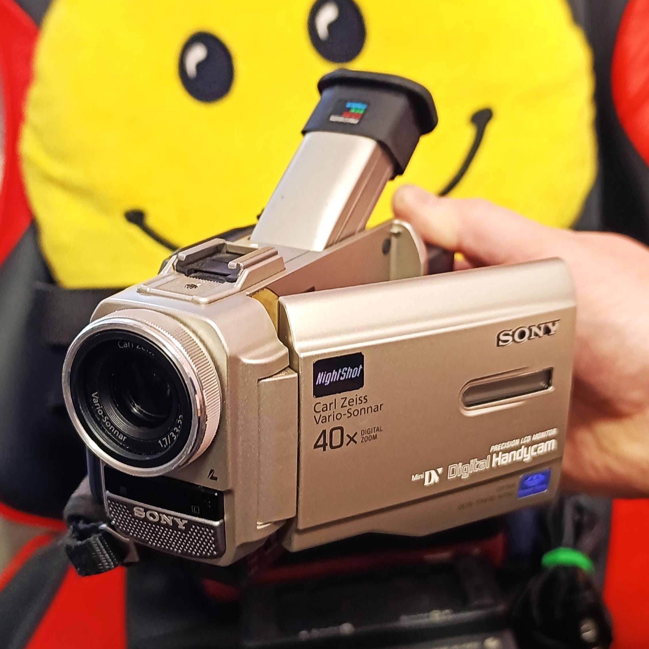 ビデオカメラ SONY Handycam DCR-TRV10 NTSC Sony DCR-TRV10 Handycam MiniDV Camcorder Silver [for PARTS