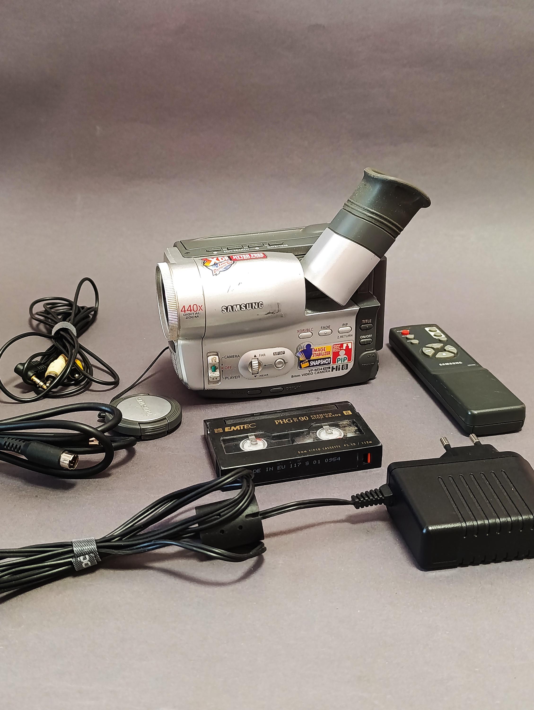 Samsung VP-M54 Handy&easy Camcorder 8mm Analogue Video Camera