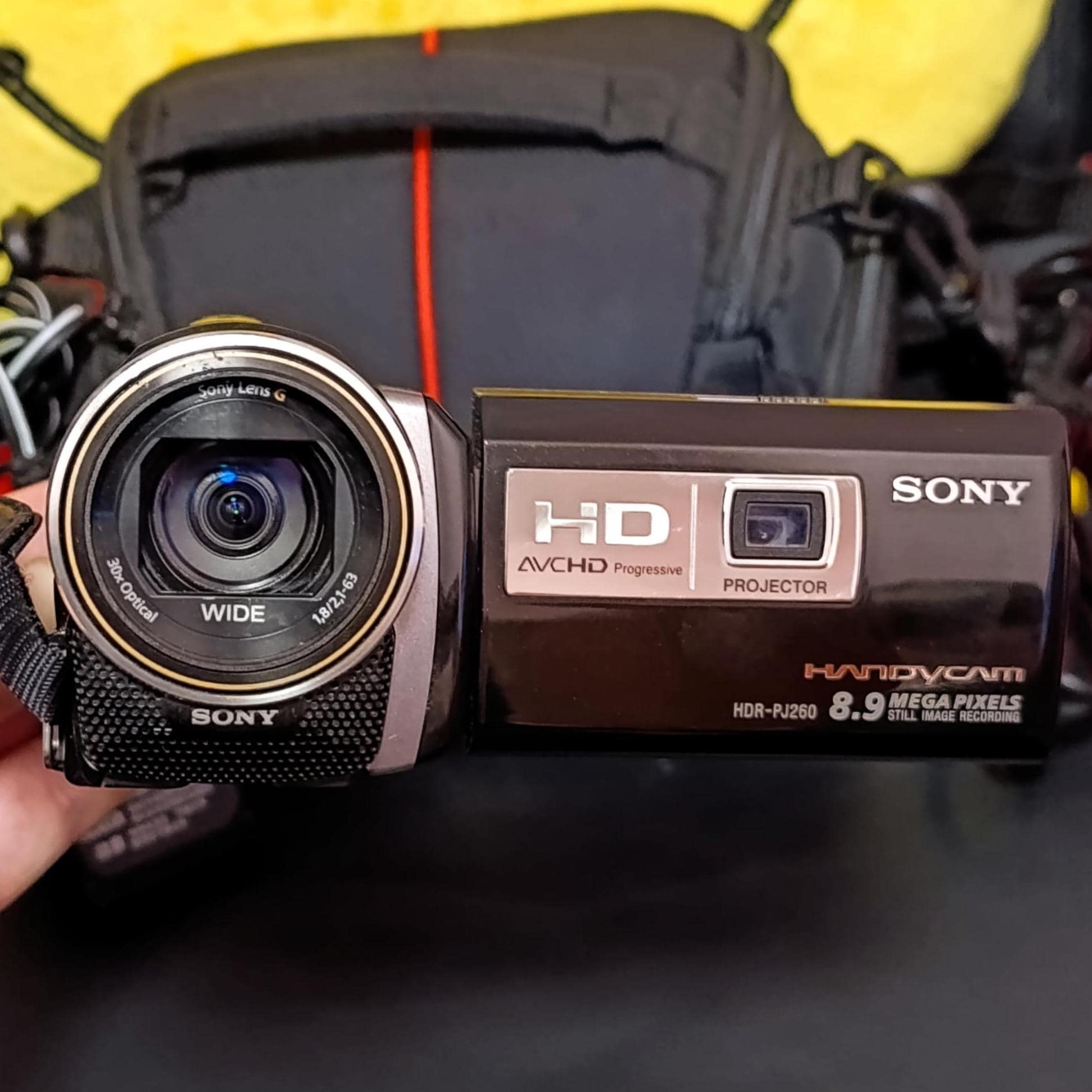 Sony Handycam HDR-PJ260VE Projector Digital HD Camera Recorder HDD