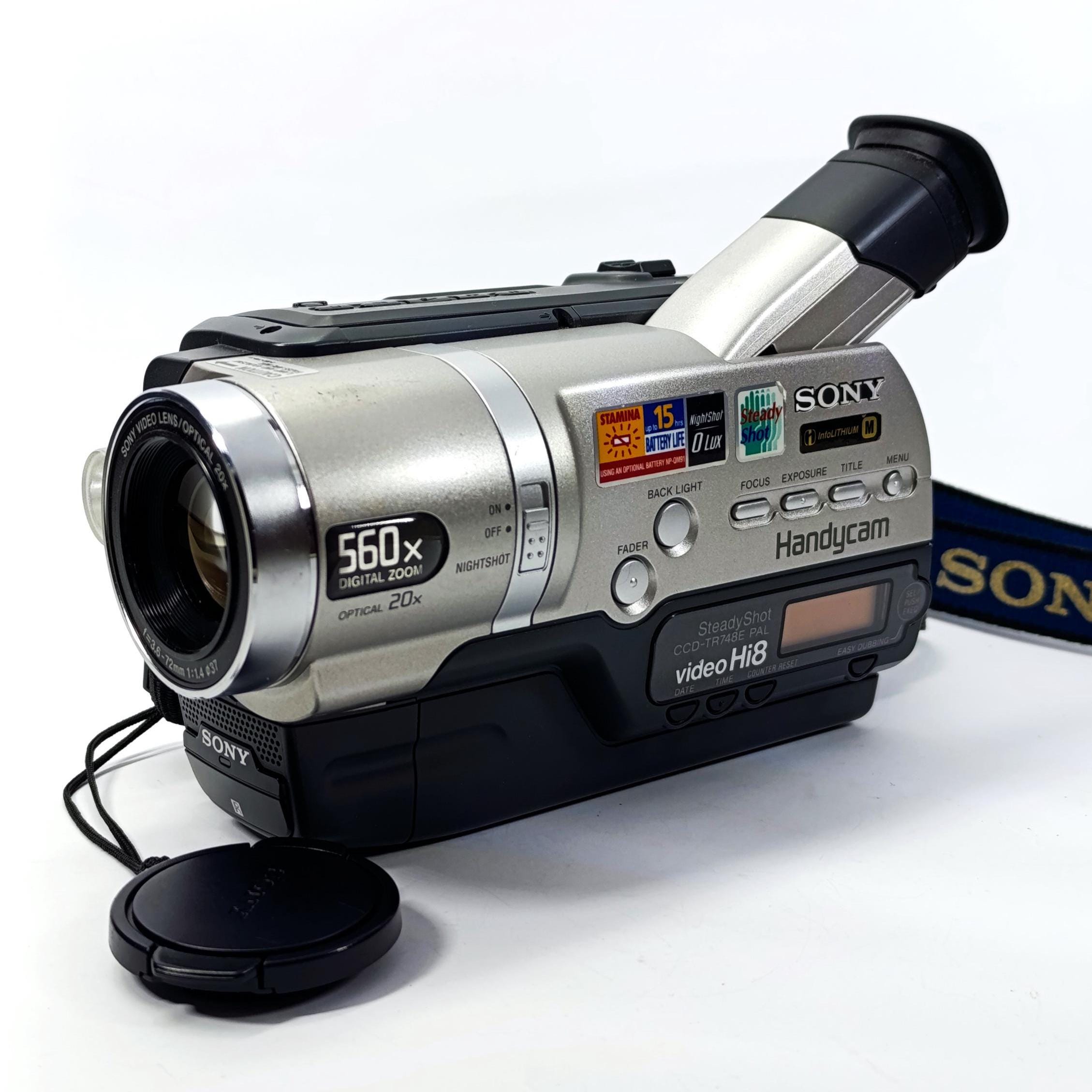 SONY CCD-TR748E Hi8 Tape Digital Video Camera Recorder HANDYCAM