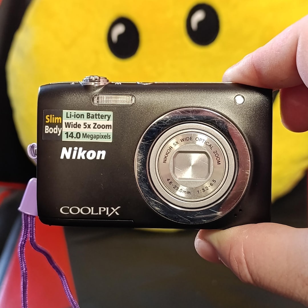 デジタルカメラ Nikon COOLPIX S2600 Nikon Coolpix S2600: 14.0MP ブラック コンパクトデジタルカメラ (SD