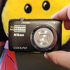 Nikon Coolpix S2600 14.0MP Compact Digital Camera Black SD 32 GB - Tested OK