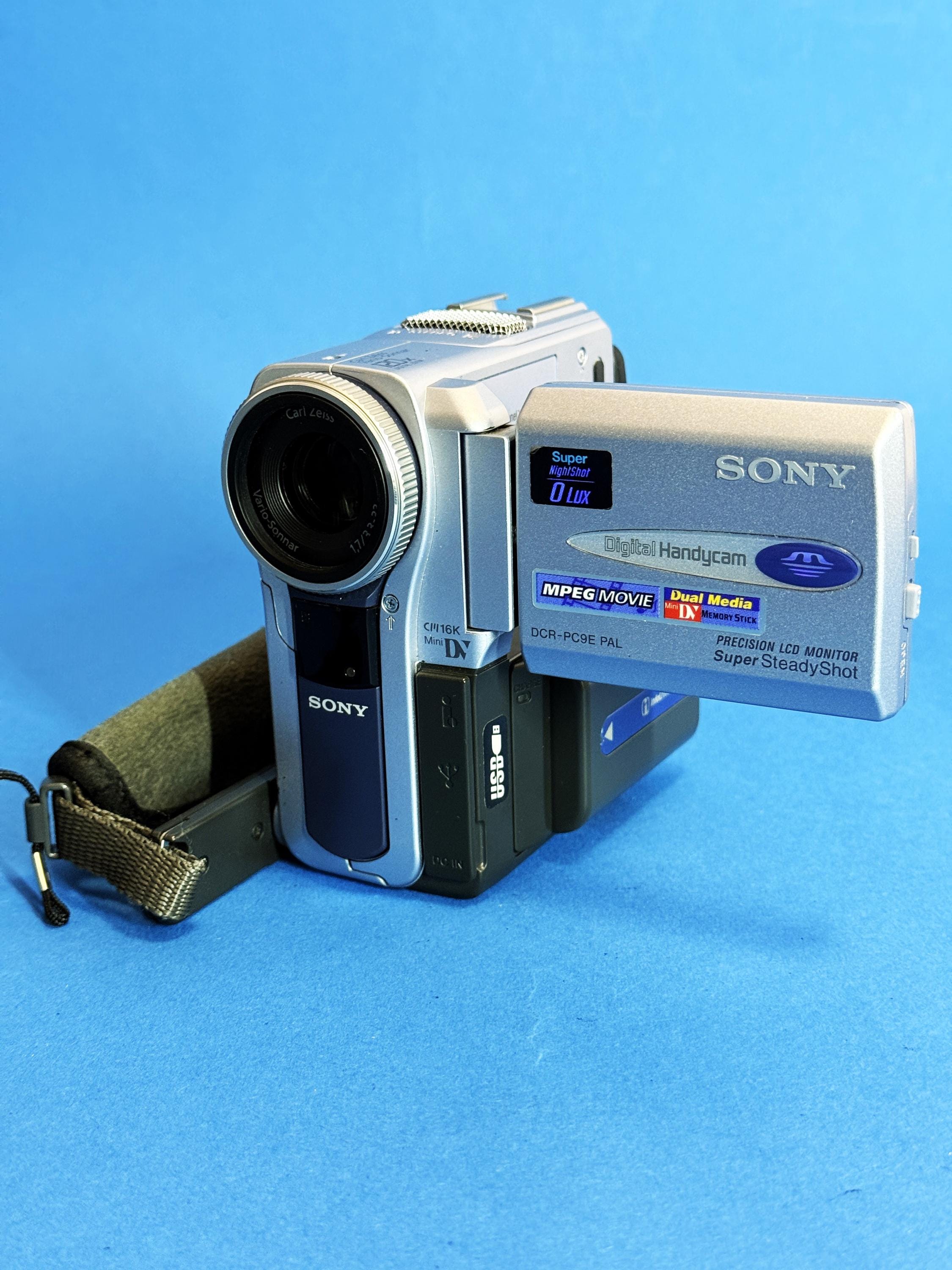 Sony Handycam DCR-PC9E PAL Minidv Digital Video Camera Recorder