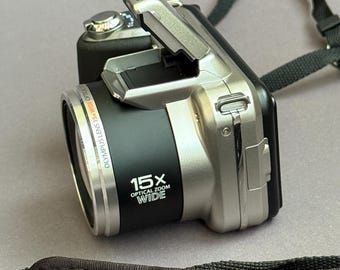 Olympus SP-600UZ 12MP Digital Superzoom Camera: 15x Optical Zoom