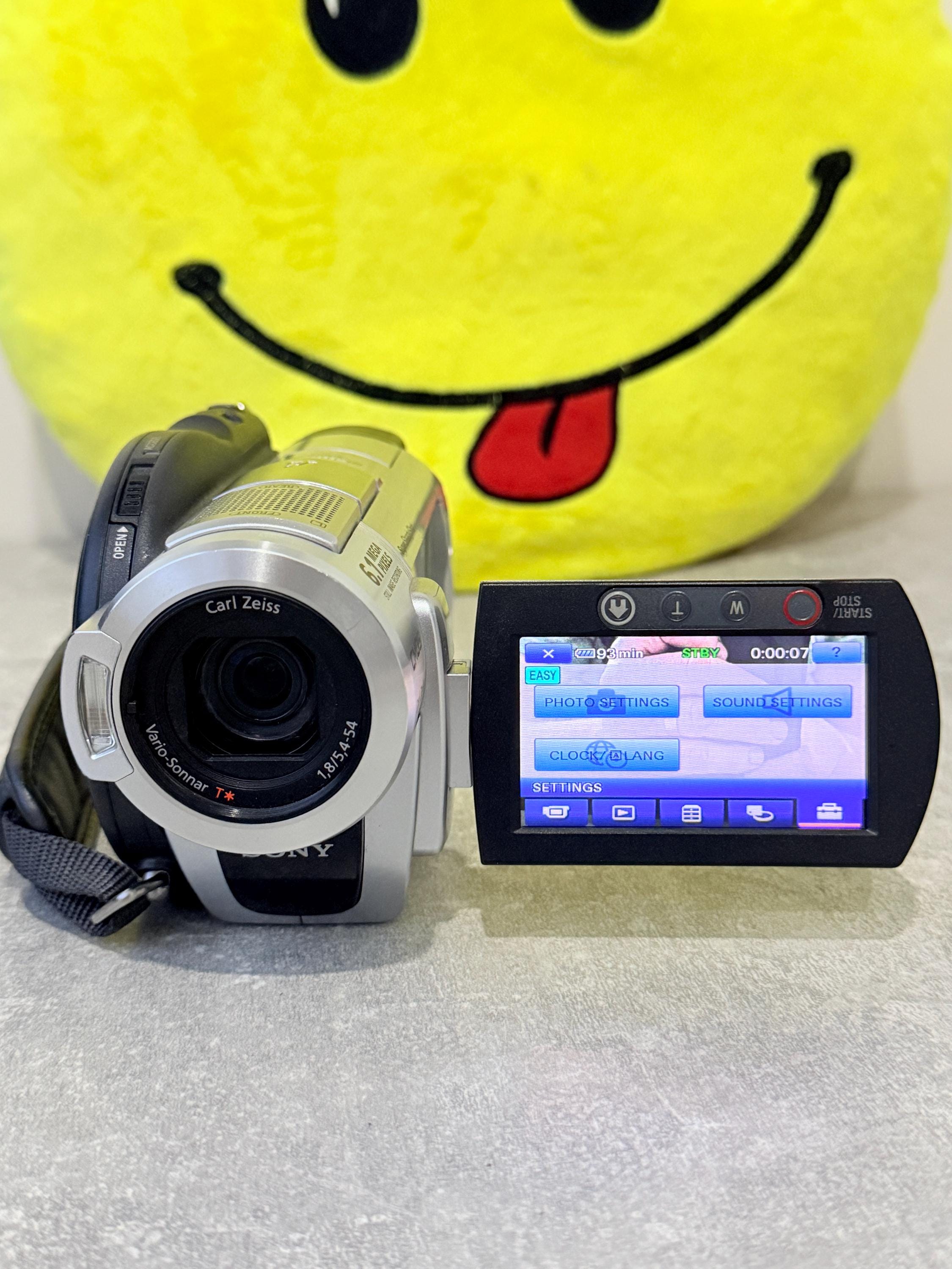 Sony DCR-DVD508E DVD Handycam Camcorder / Digital Video Camera