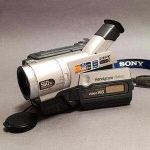 Sony Handycam CCD-TRV208E Camcorder Hi8 Video Camera Nightshot