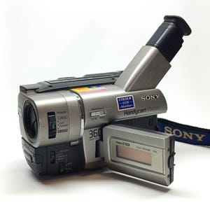 Sony CCD-TRV48 Video8 Hi8 Tape Digital Video Camera Handycam