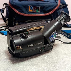 Sony Handycam CCD-TR420E PAL Videokamera Cordonor Video 8 -- Getestet OK