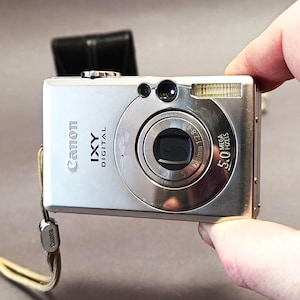Canon IXY DIGITAL 60 Compact Digital Camera with Strap