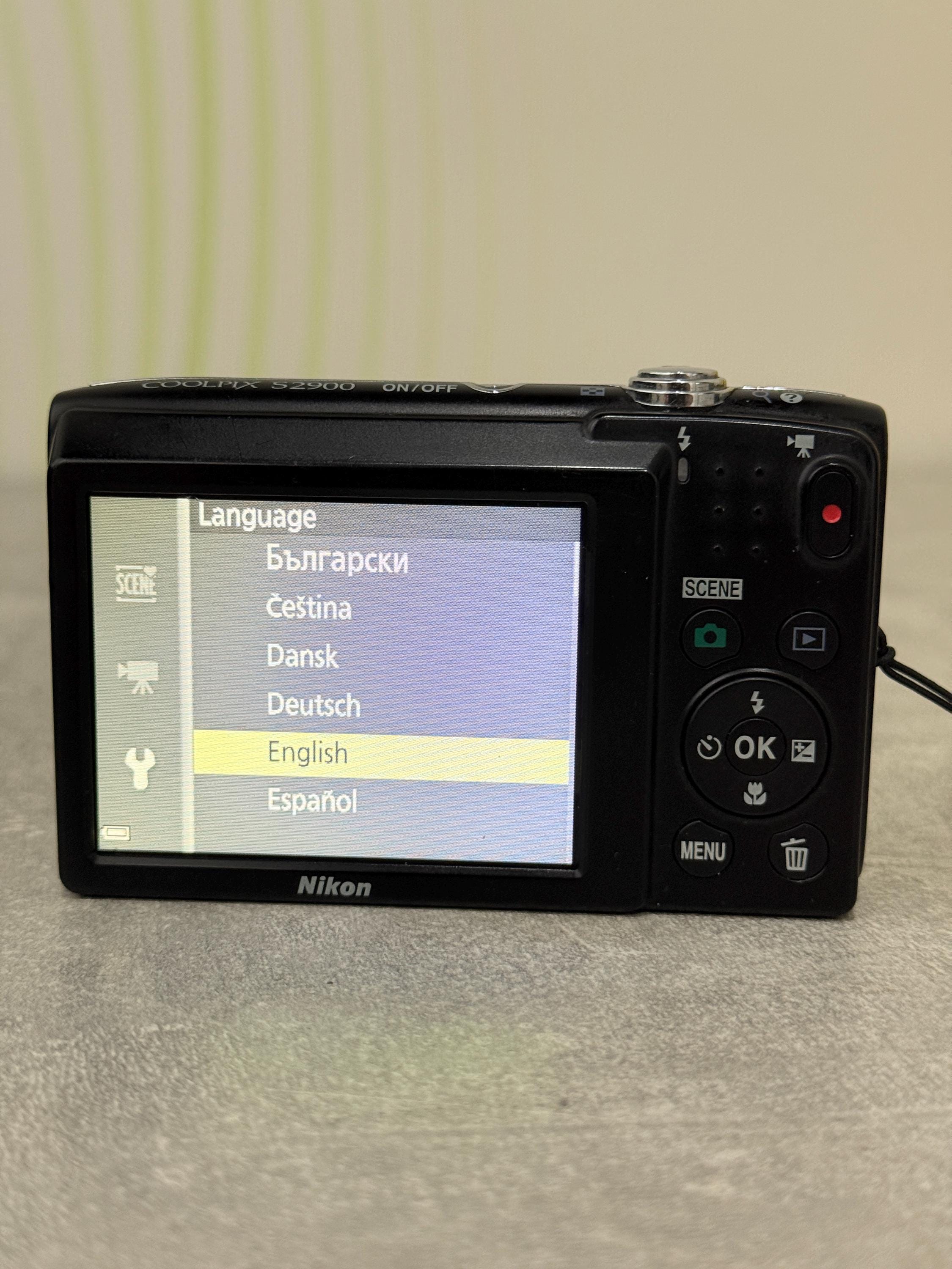 Nikon COOLPIX S2900 Digital Camera 20MP / Compact Point & Shoot