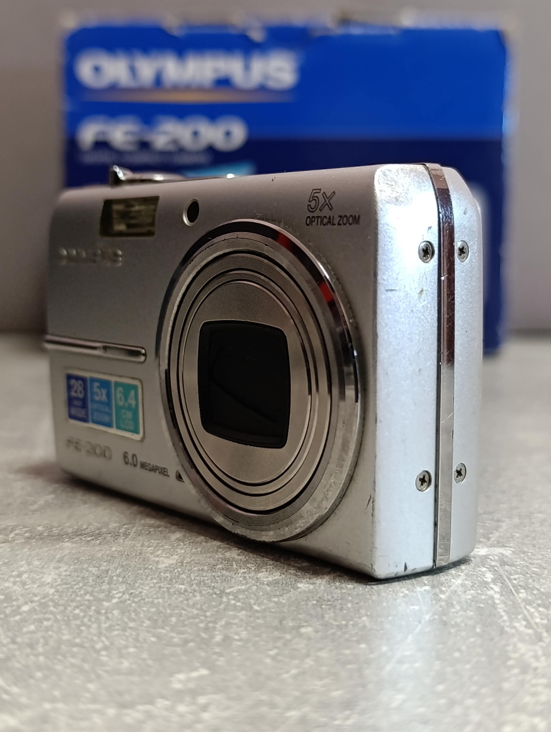 オリンパス FE-200 コンパクトデジタルカメラ 6.0MP シルバー