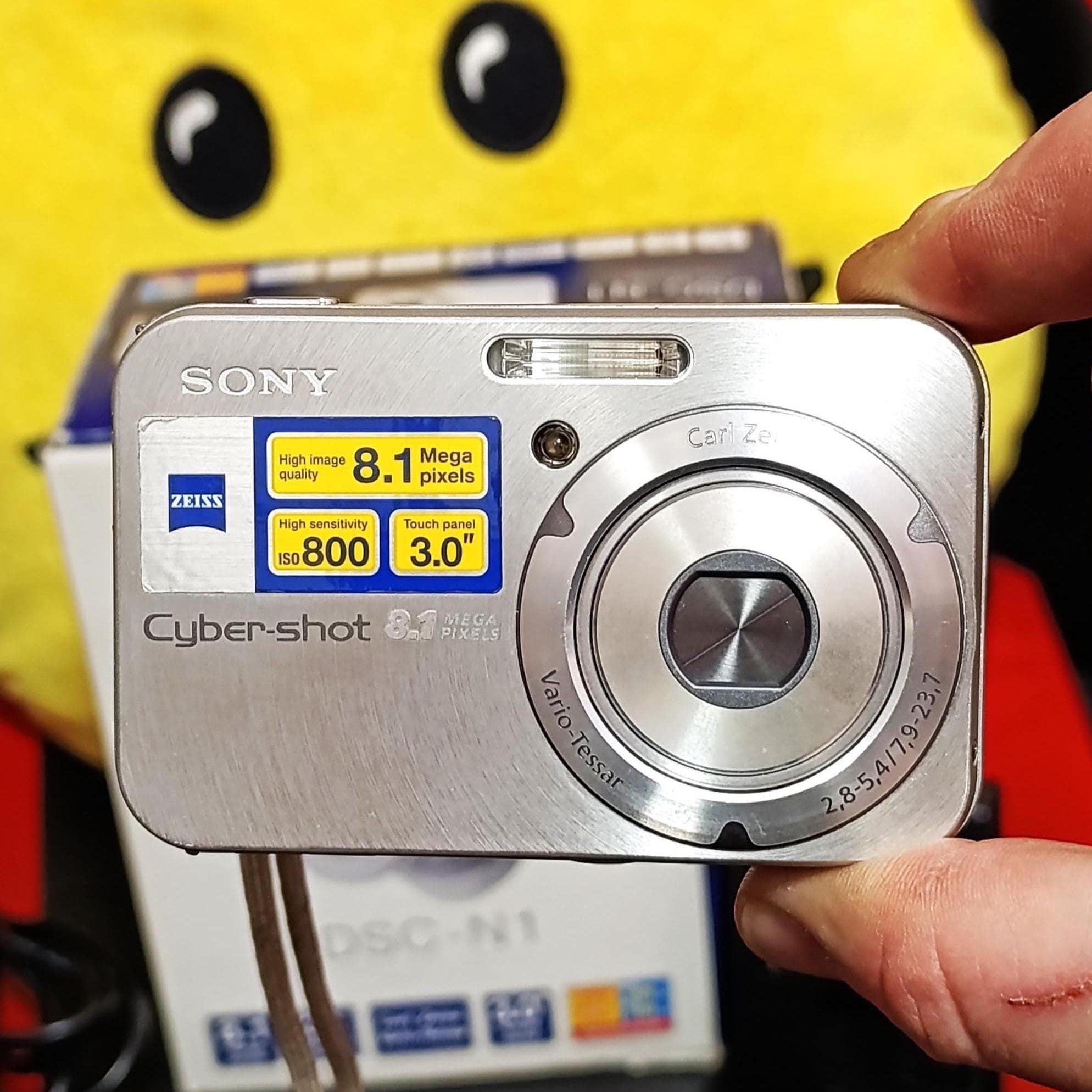 Sony Cyber-shot DSC-N1 8.1MP Compact Digital Camera Silver - Very 