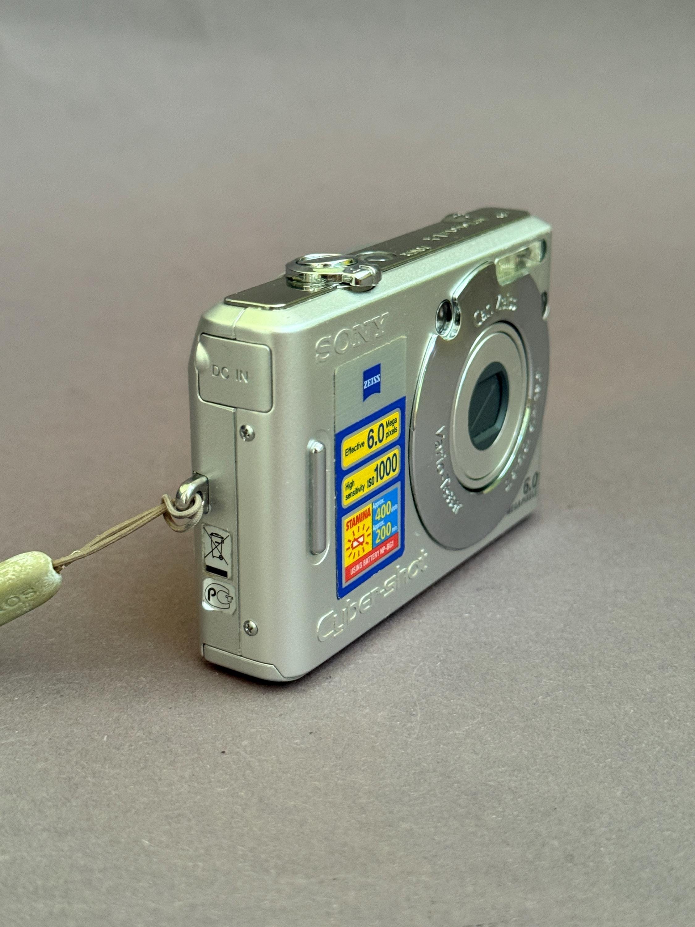 箱あり美品＊SONY DSC-W30シルバー Sony Cyber-shot DSC-W30 Silver 6.0 MP Digital Camera w/ New