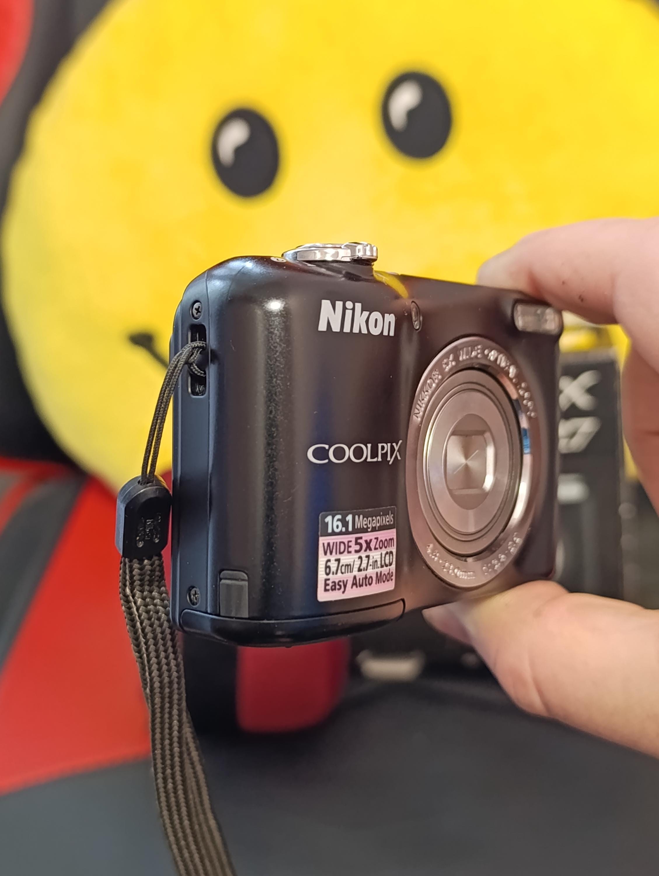Nikon Coolpix L27 Black 16.1MP / Compact Digital Camera / Nikon