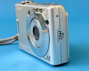 動作品 平成レトロ Y2K SONY Cyber−Shot DSC-W30 水色 Sony Cyber-shot DSC-W30 6MP Digital Camera | Compact Point and