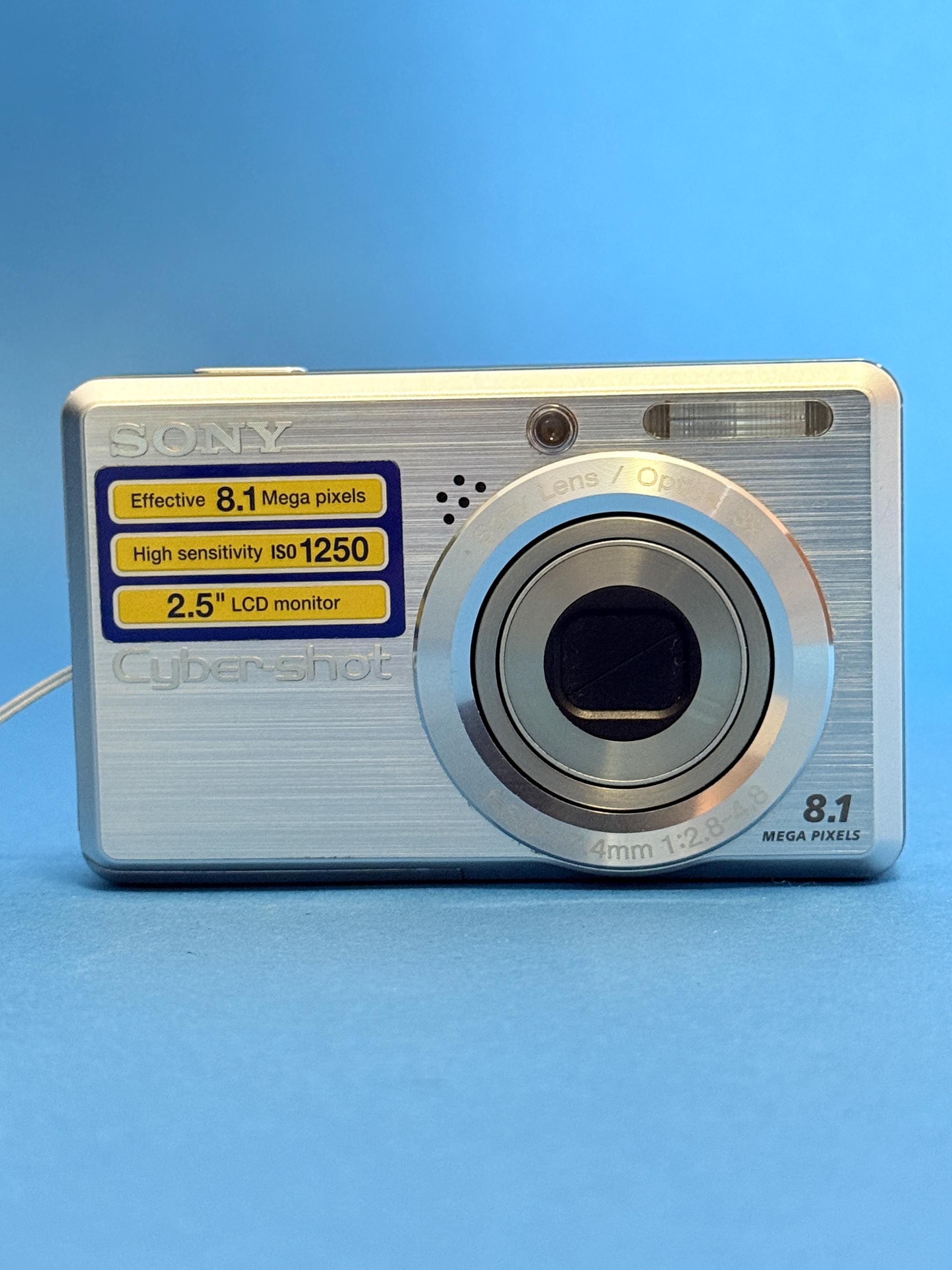 Sony Cyber-shot DSC-S780 8.1MP Silver / Compact Retro Digital
