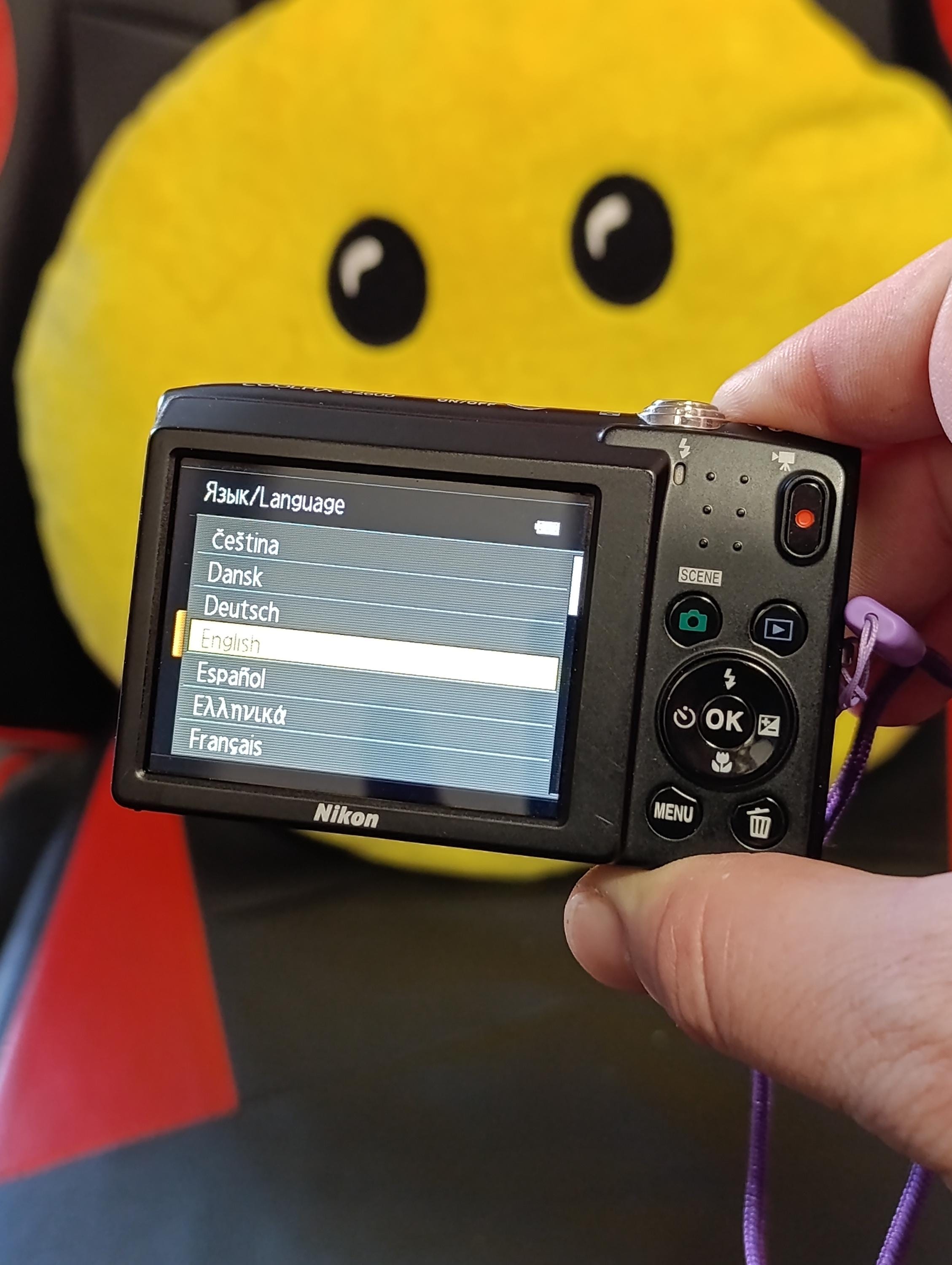 Nikon Coolpix S2600: 14.0MP ブラック コンパクトデジタルカメラ (SD