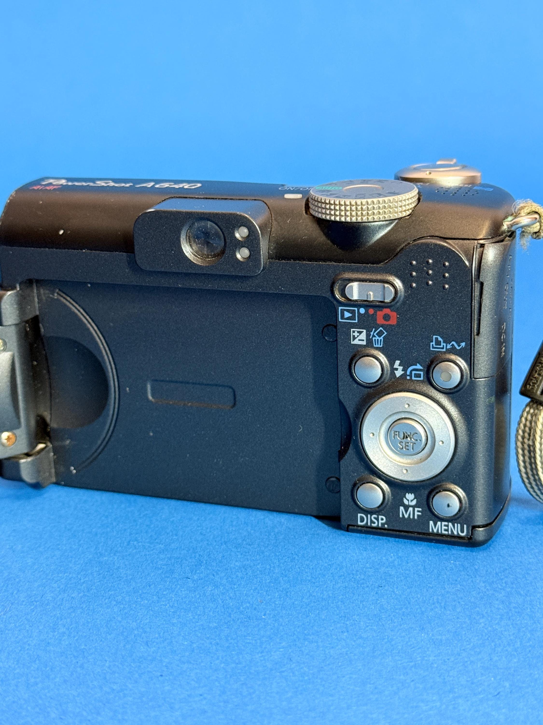 Canon Powershot A640 Digital Camera 10.1MP / Flip-out Display