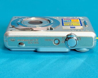 Sony Cybershot DSC-W35 7.2 MP Compact Digital Camera ~ Silver