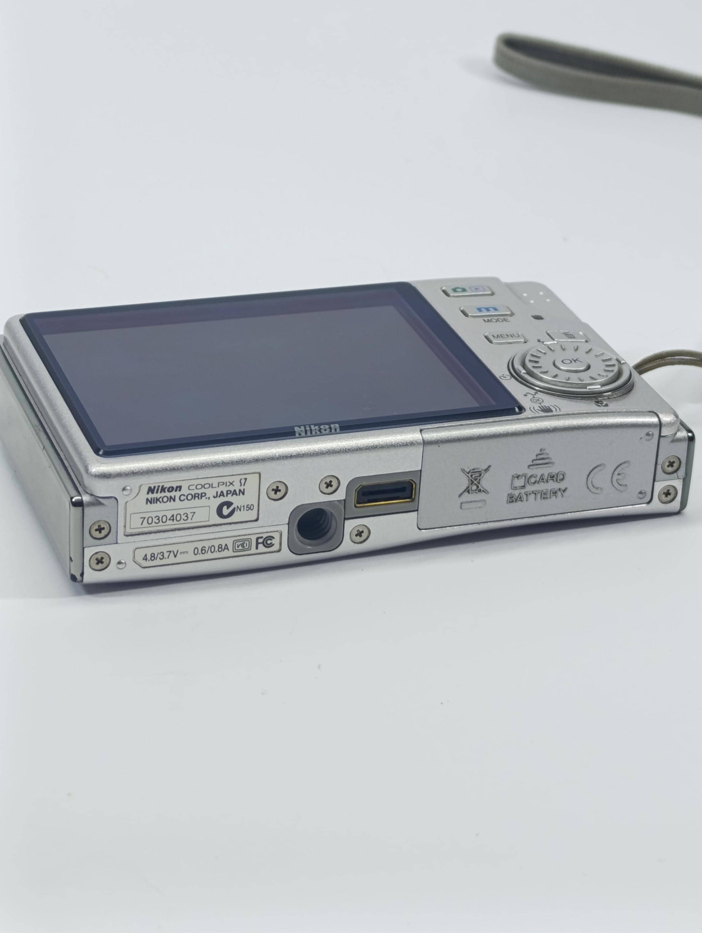Nikon COOLPIX S7 シルバー Nikon Coolpix S7 Digital Camera Silver 7.1 MP - Full Set of