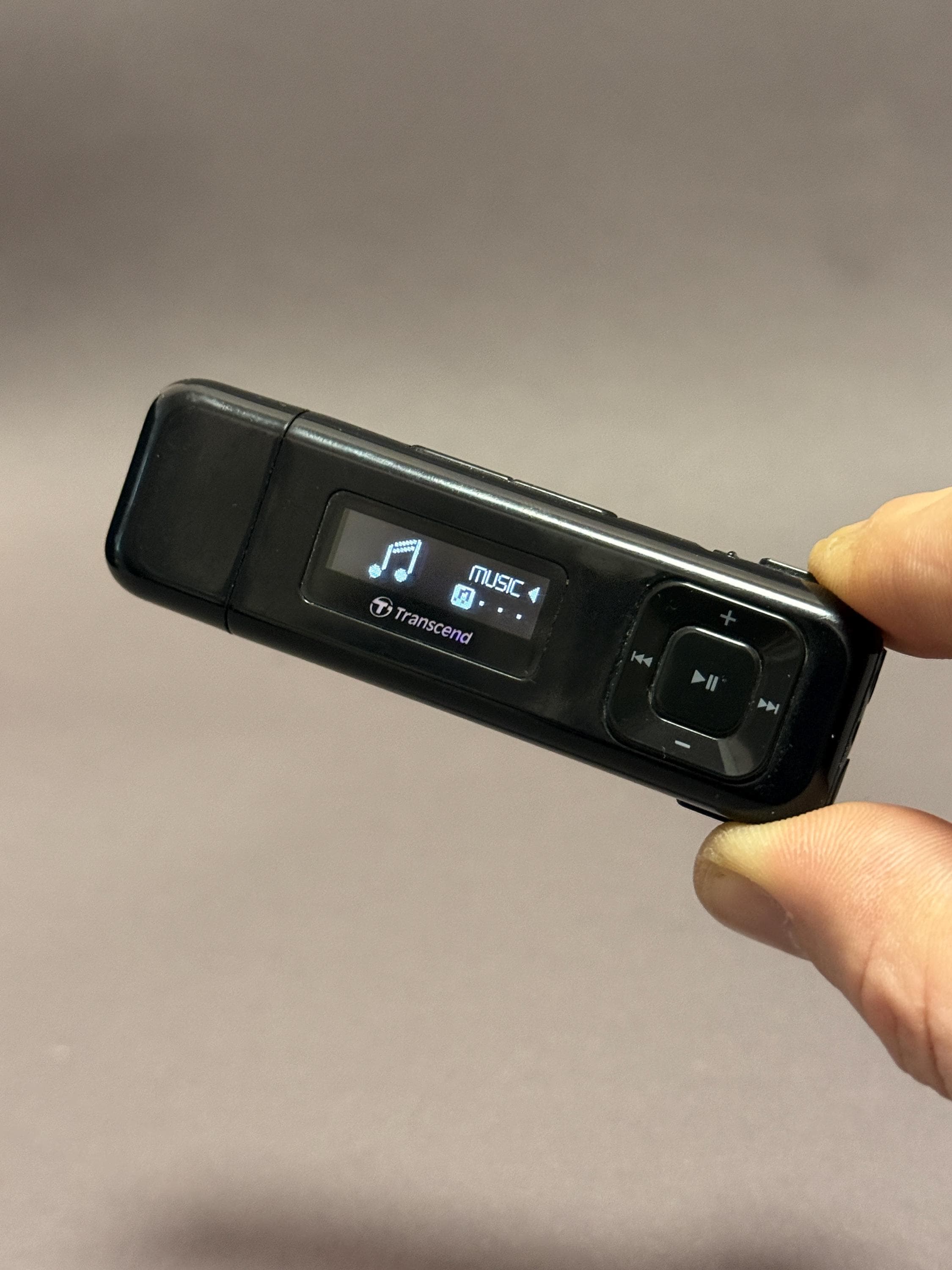 Transcend MP330 4GB USB MP3 Player With FM Radio and Direct Line