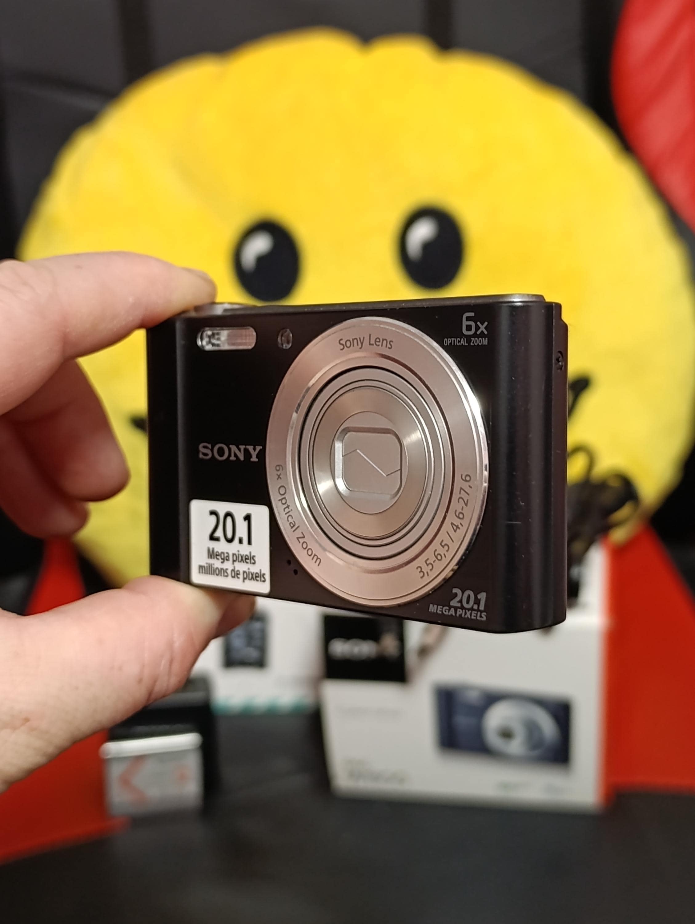 新品！デジカメ　DSC-W810 Cyber-Shot Black Sony Compact Cyber-shot 20.1MP Digital Photography Camera with 6x