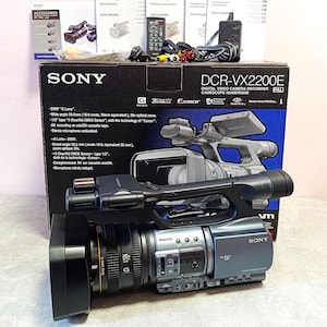 NEW Sony DCR-VX2200E PAL Digital Video Camera Recorder MiniDV - Full Box