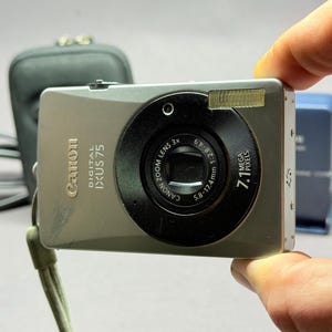 Canon Ixus 75 Digital Compact Camera Silver-Black - Tested Works