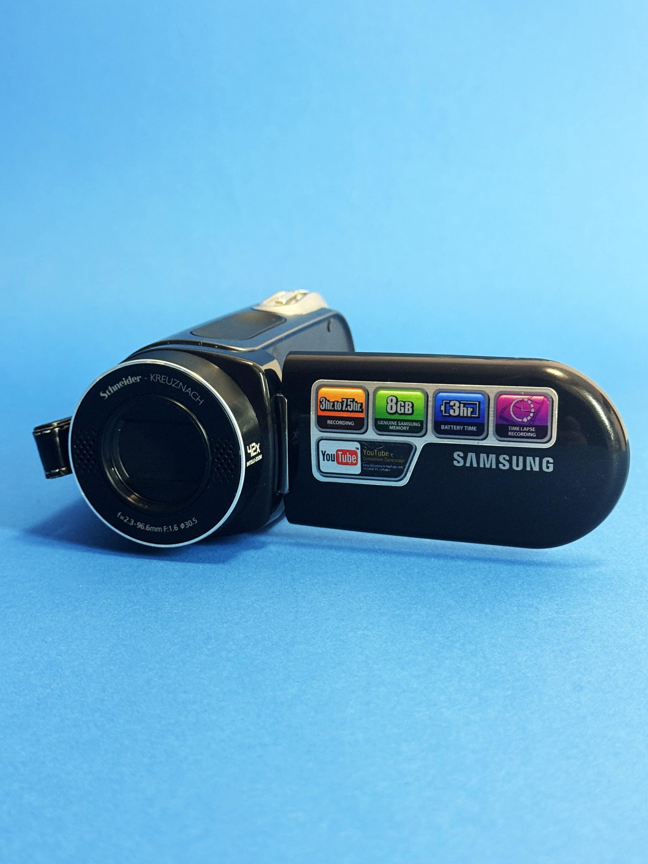Samsung SMX-F33BP Digital Camcorder HDD 8 GB – Compact Video