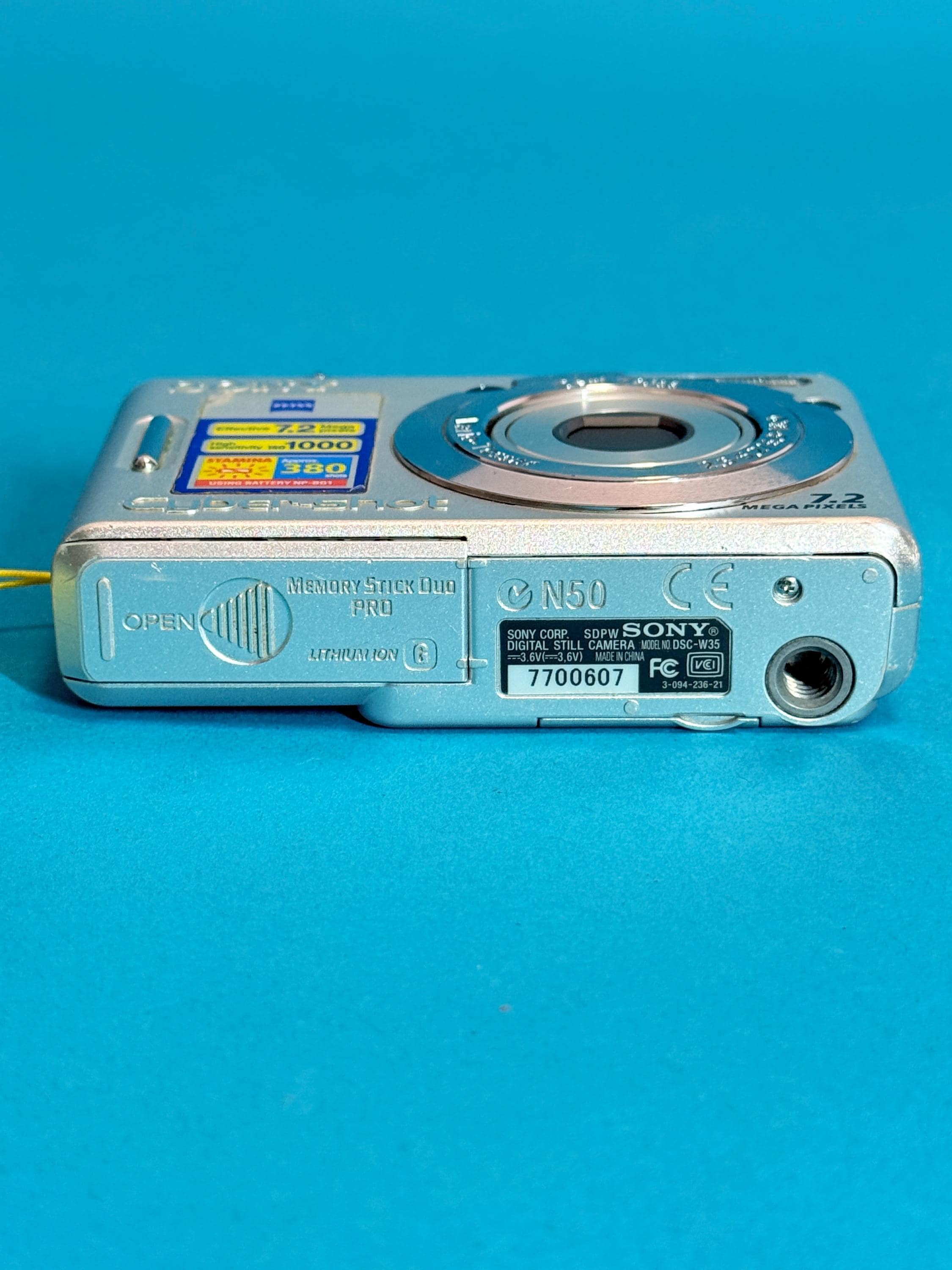 Sony Cybershot DSC-W35 7.2 MP Compact Digital Camera ~ Silver
