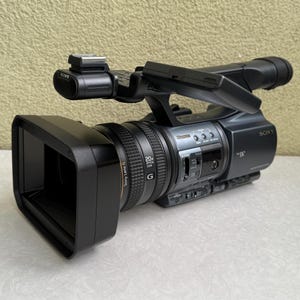 Sony DCR-VX2200E PAL Digital Video Camera Recorder MiniDV - NEW - Never Used Full Box