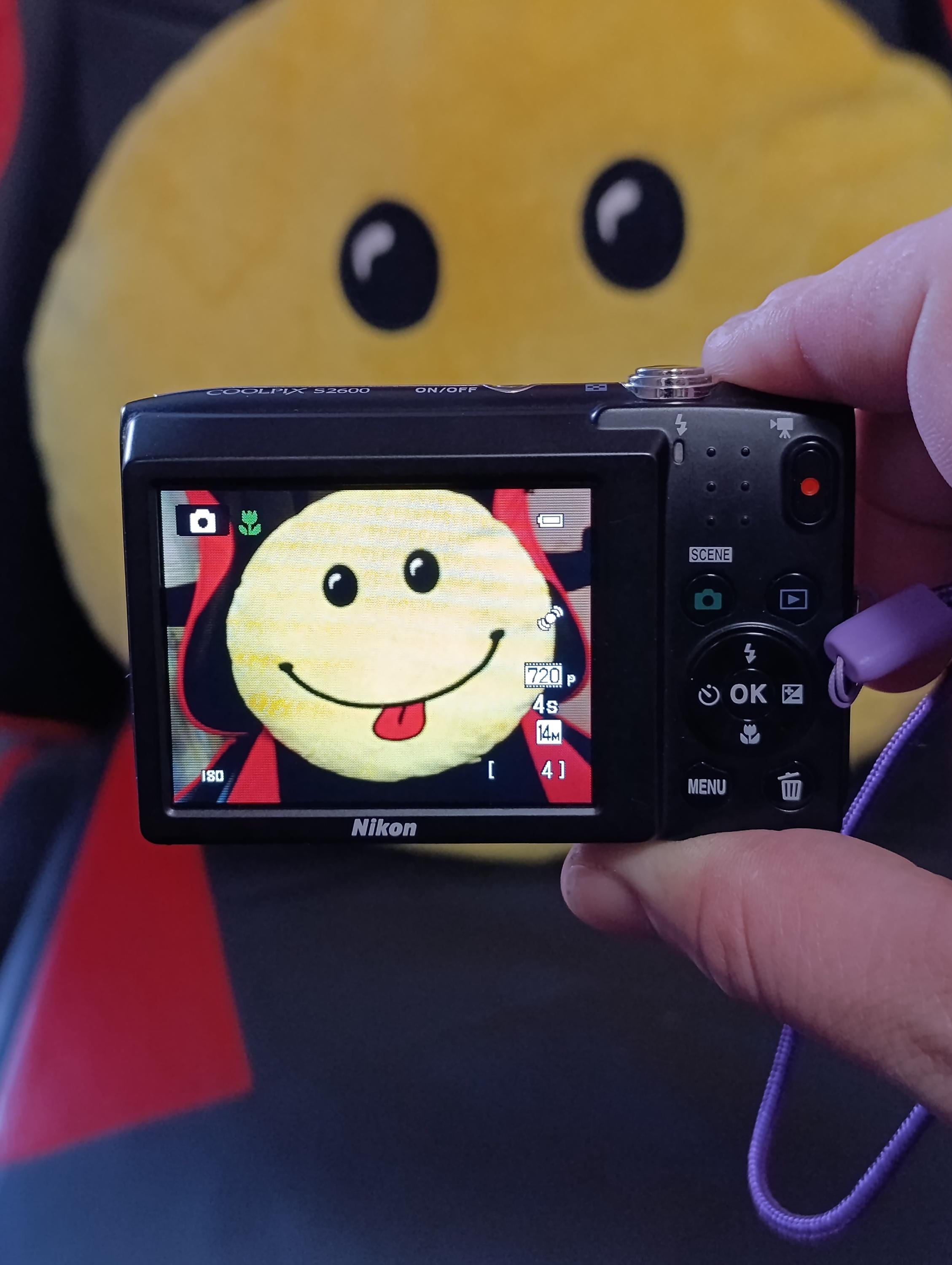 Nikon Coolpix S2600: 14.0MP ブラック コンパクトデジタルカメラ (SD