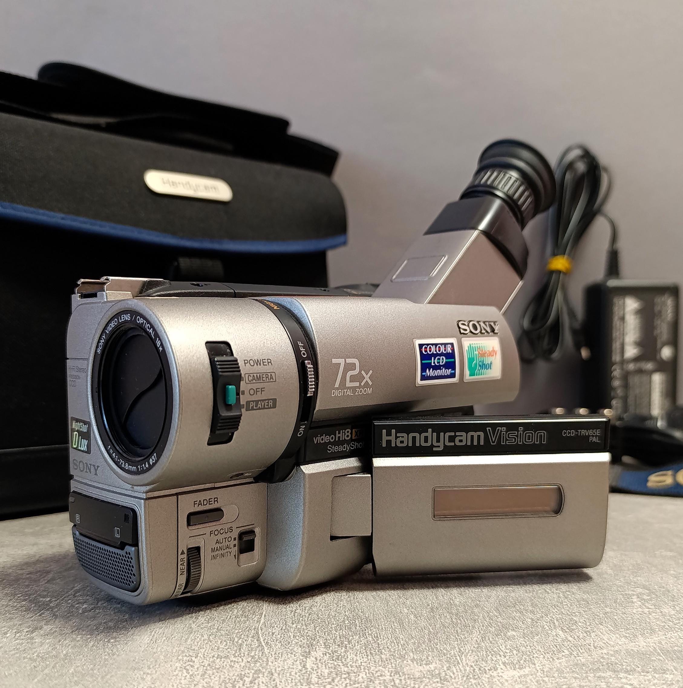 Sony CCD-TRV65E PAL Video Camera Recorder HANDYCAM 8mm Video Hi8