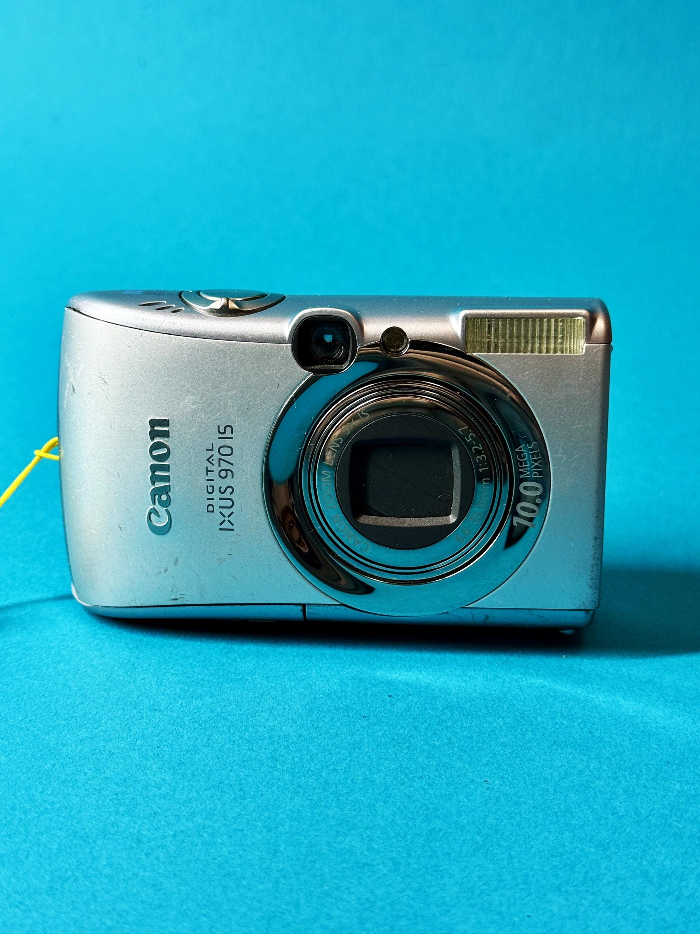 最終値下げ「動作確認済］美品Canon IXUS 32 デジタルカメラ シルバー Canon IXUS 970 IS / SD890 IS シルバー：ヴィンテージコンパクト