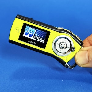 Reproductor MP3 iRiver T10 en verde limón brillante de 2 GB