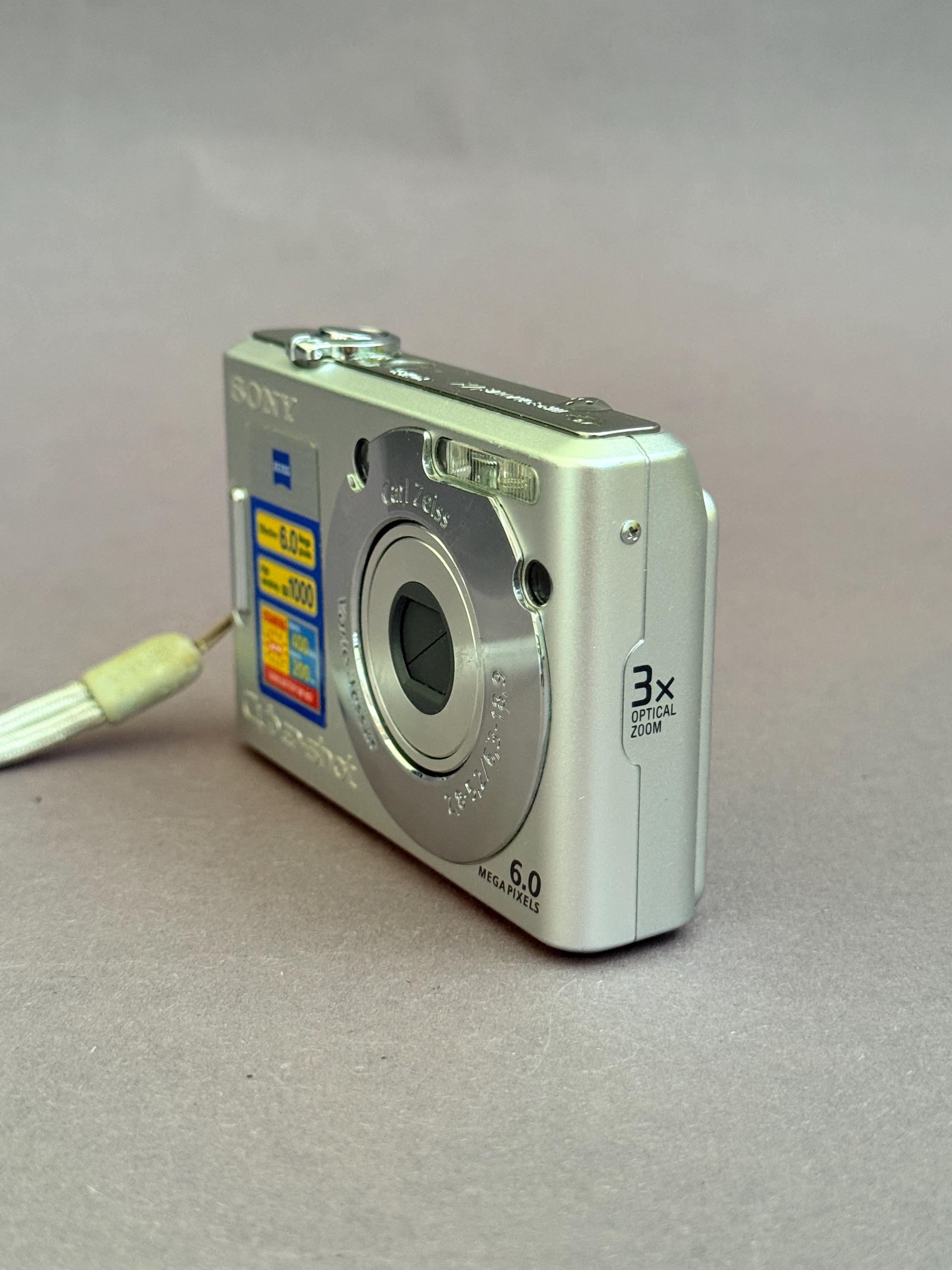 箱あり美品＊SONY DSC-W30シルバー Sony Cyber-shot DSC-W30 Silver 6.0 MP Digital Camera w/ New