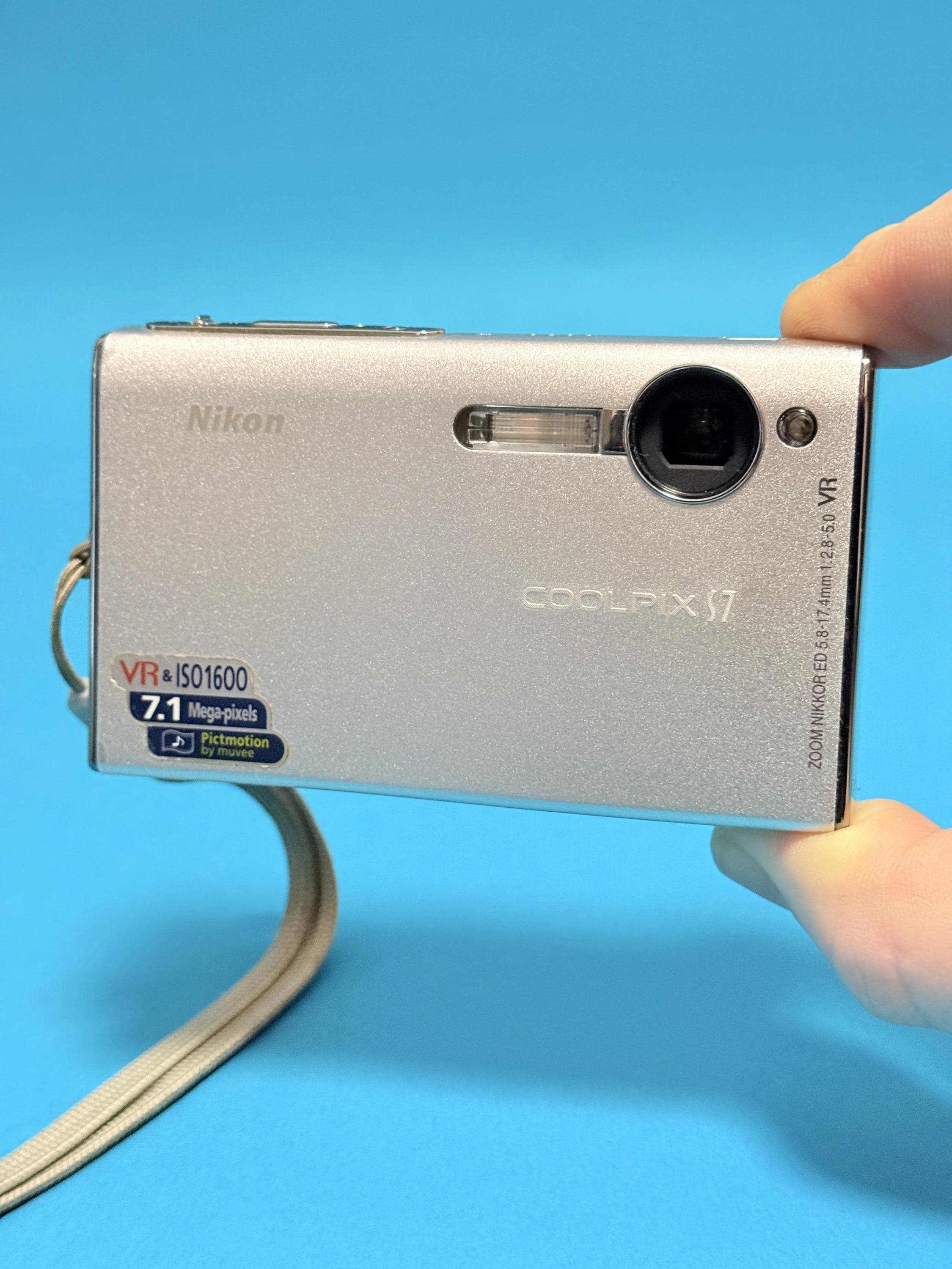 Nikon Coolpix S7 – 7.1 MP Digital Camera – Silver Compact Point
